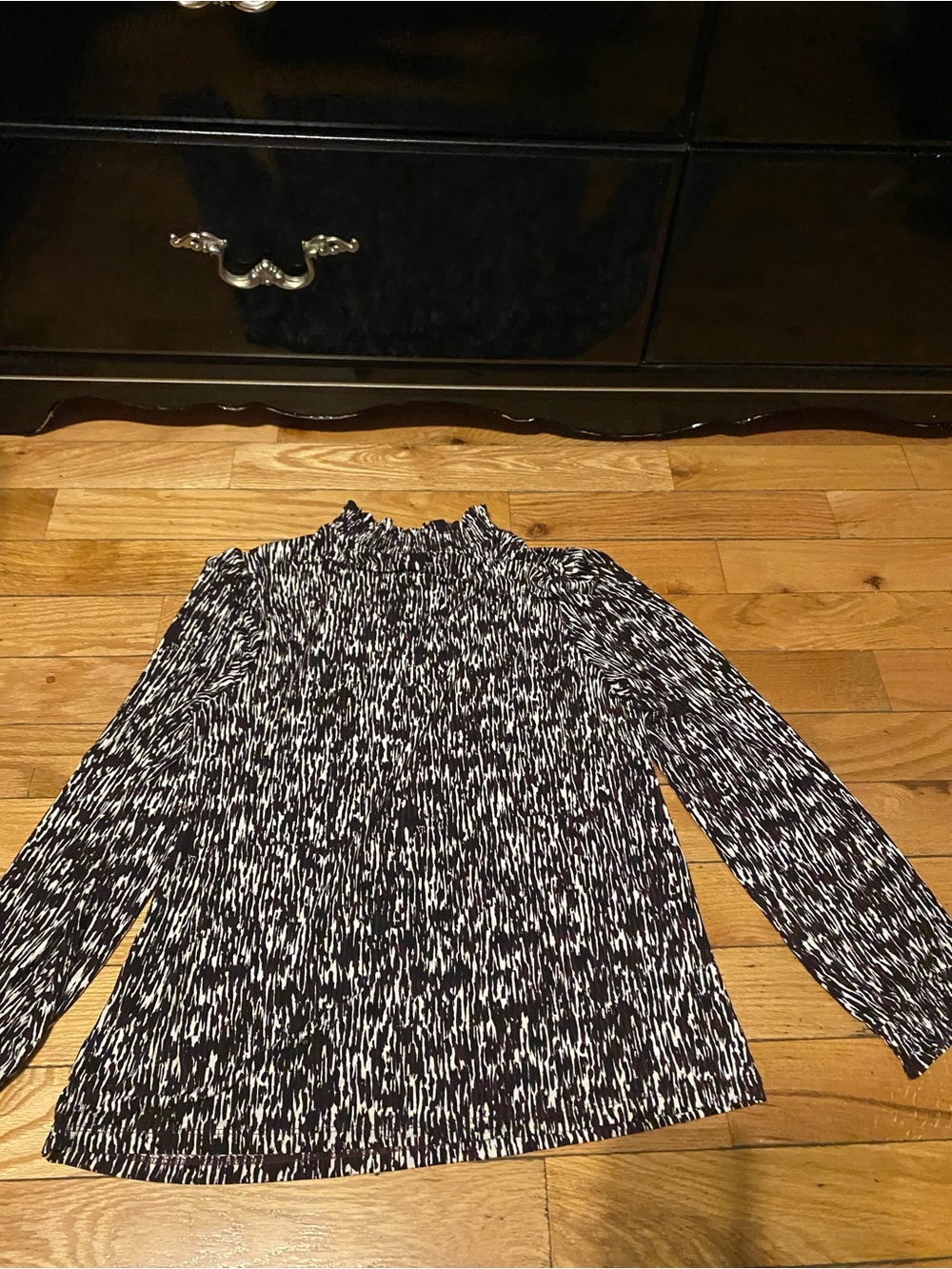 Tahari Black, White & Burgundy Printed Mock Neck Top